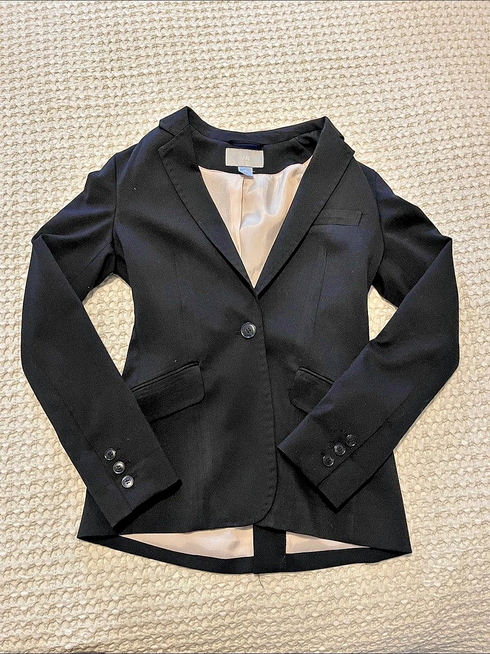 H&M Women's Black slim fit Blazer - Like New